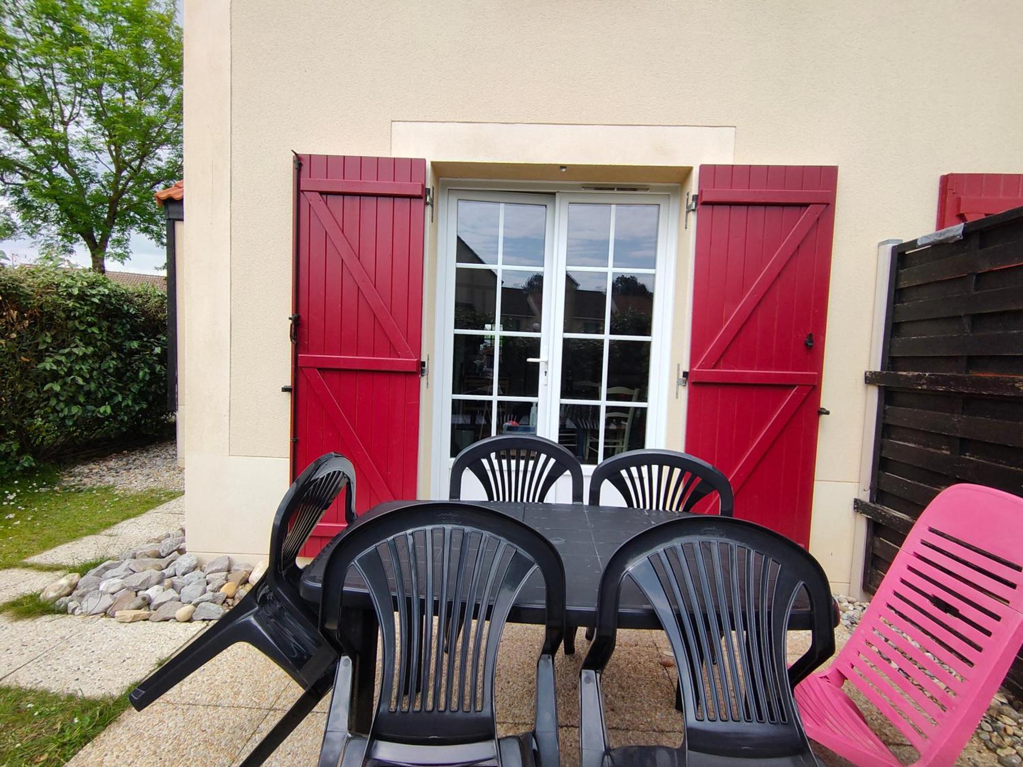 Entre Terre Et Mer Camiers Exterior photo