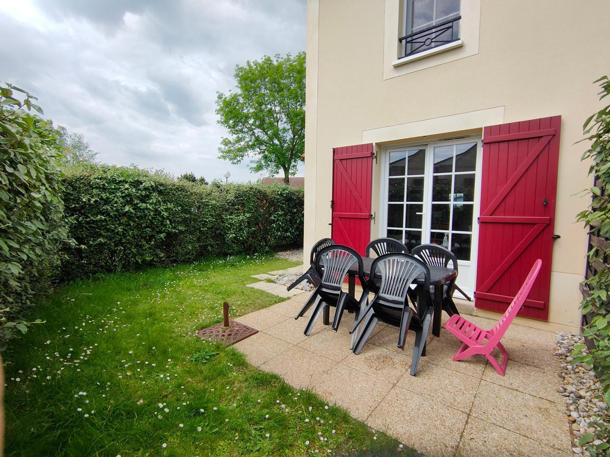 Entre Terre Et Mer Camiers Exterior photo
